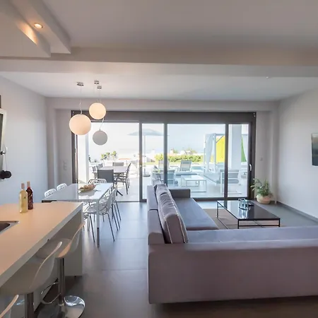 Bellevue With Private Pool