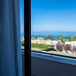 Bellevue With Private Pool 빌라