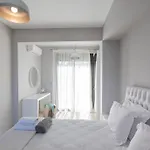 Bellevue With Private Pool