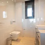 Bellevue With Private Pool *