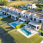 빌라 Bellevue With Private Pool *