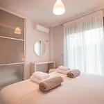 Bellevue With Private Pool 빌라