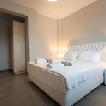 Bellevue With Private Pool