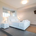 Bellevue With Private Pool 하니오티