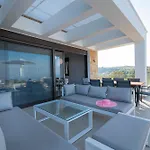 Bellevue With Private Pool 하니오티
