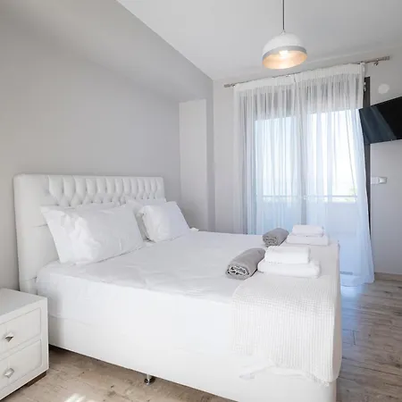 Bellevue With Private Pool Villa