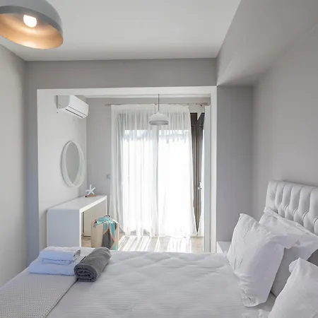 Bellevue With Private Pool