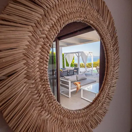 Villa Bellevue With Private Pool