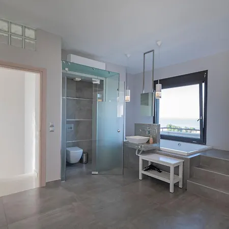 Bellevue With Private Pool Hanioti