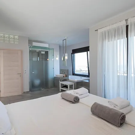 Villa Bellevue With Private Pool Hanioti