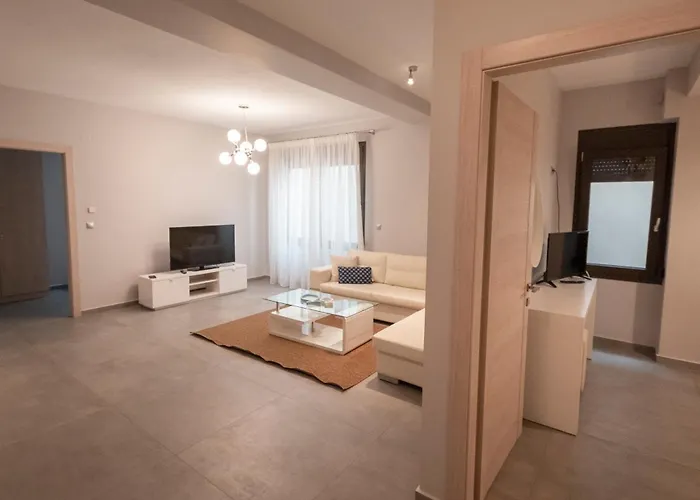 Bellevue With Private Pool *