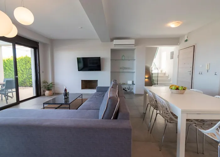 Vilă Bellevue With Private Pool Hanioti