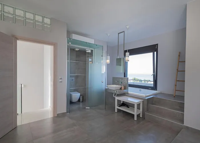 Bellevue With Private Pool Hanioti