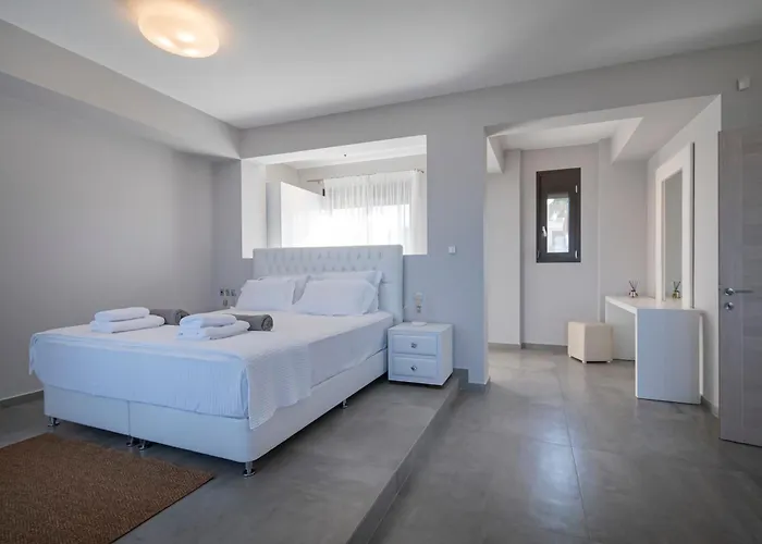 Bellevue With Private Pool *