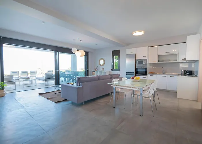 Bellevue With Private Pool Hanioti