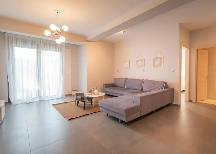 Bellevue With Private Pool