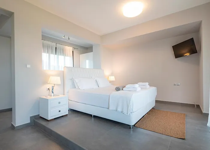 Bellevue With Private Pool Hanioti