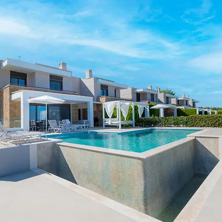 Bellevue With Private Pool Hanioti