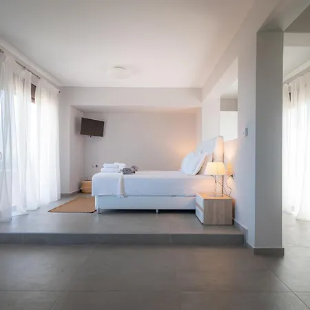 Villa Bellevue With Private Pool Hanioti