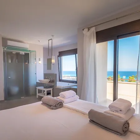 Bellevue With Private Pool *