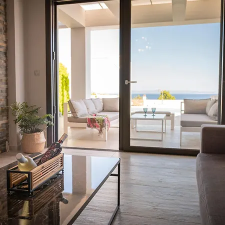 Villa Bellevue With Private Pool Hanioti