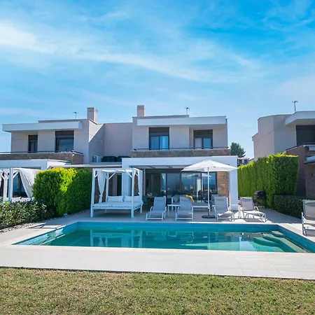 Villa Bellevue With Private Pool