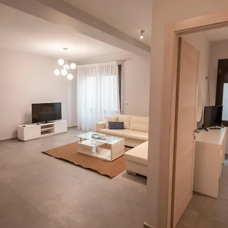 Bellevue With Private Pool *