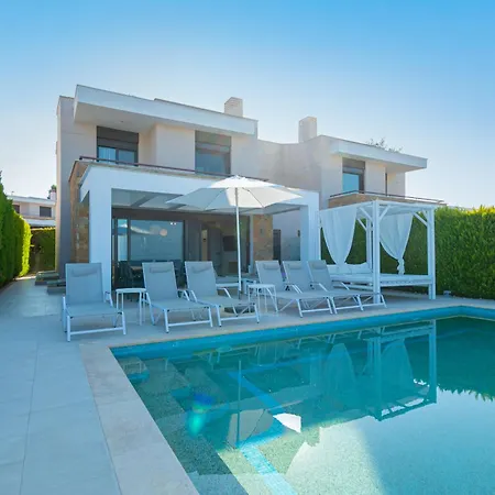 Bellevue With Private Pool Villa *