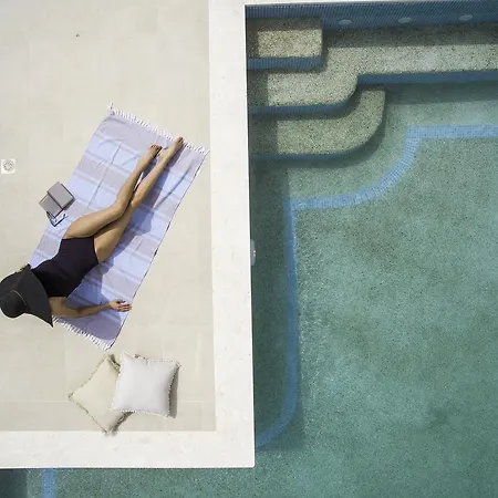 Bellevue With Private Pool