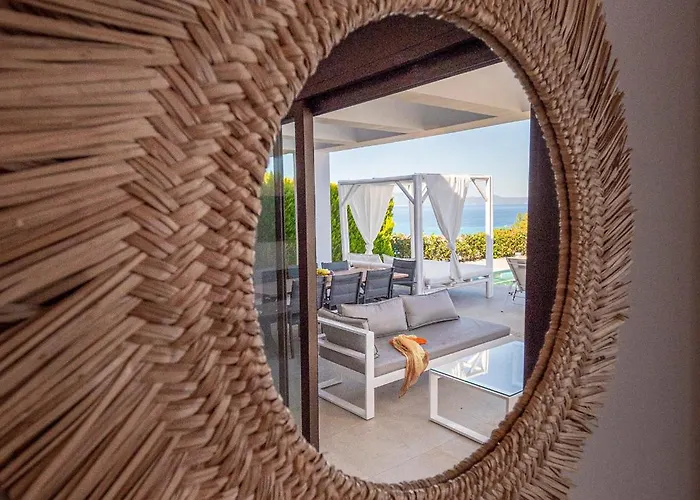 Villa Bellevue With Private Pool