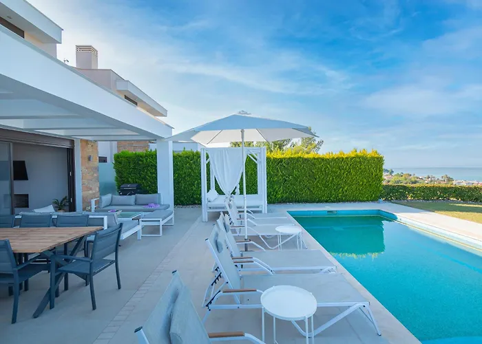 Bellevue With Private Pool Villa